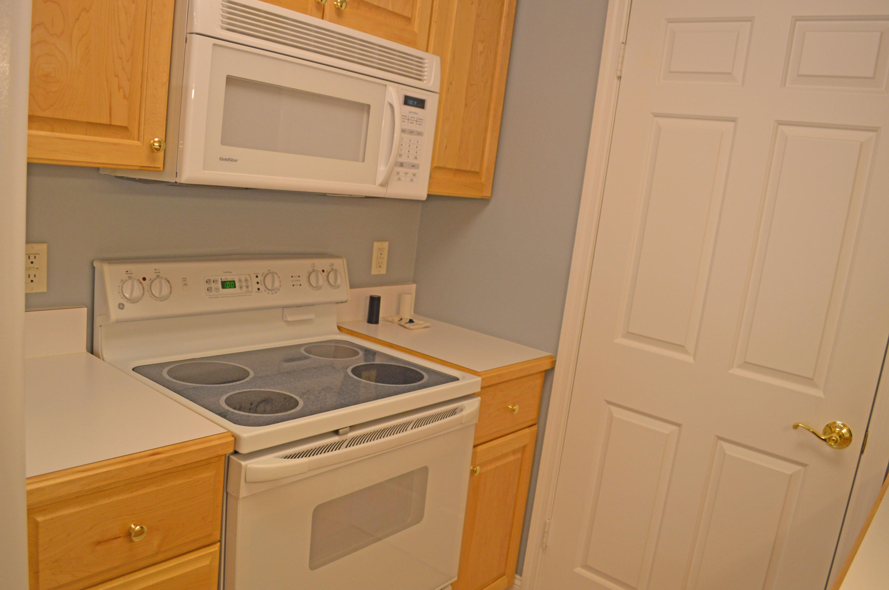 620 Monte Vista Road, Unit 606 Union Hall, VA 24176 - Photo 24 of 39 a utility room with dryer and washer