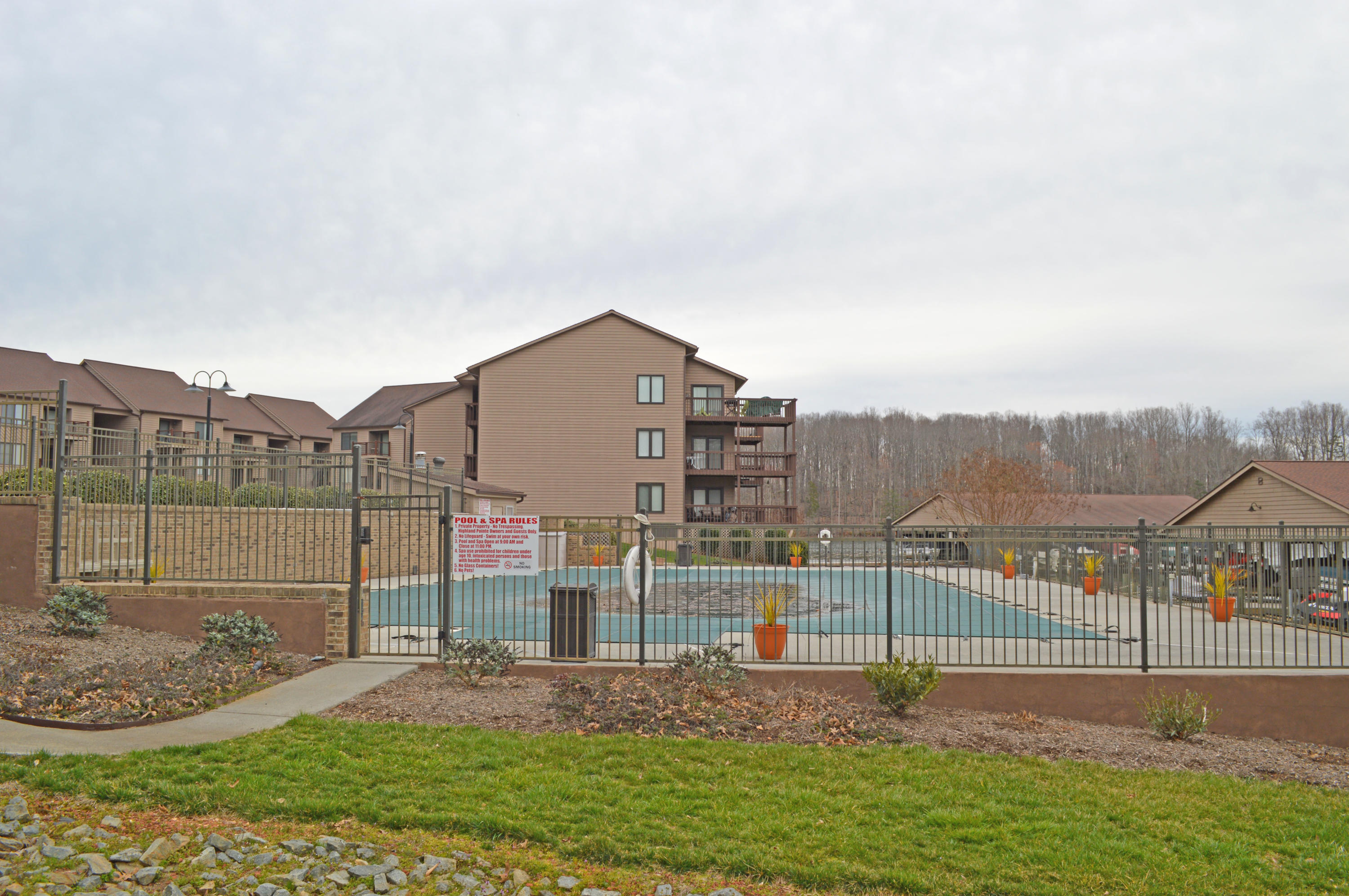 620 Monte Vista Road, Unit 606 Union Hall, VA 24176 - Photo 9 of 39 a view of a city from a terrace