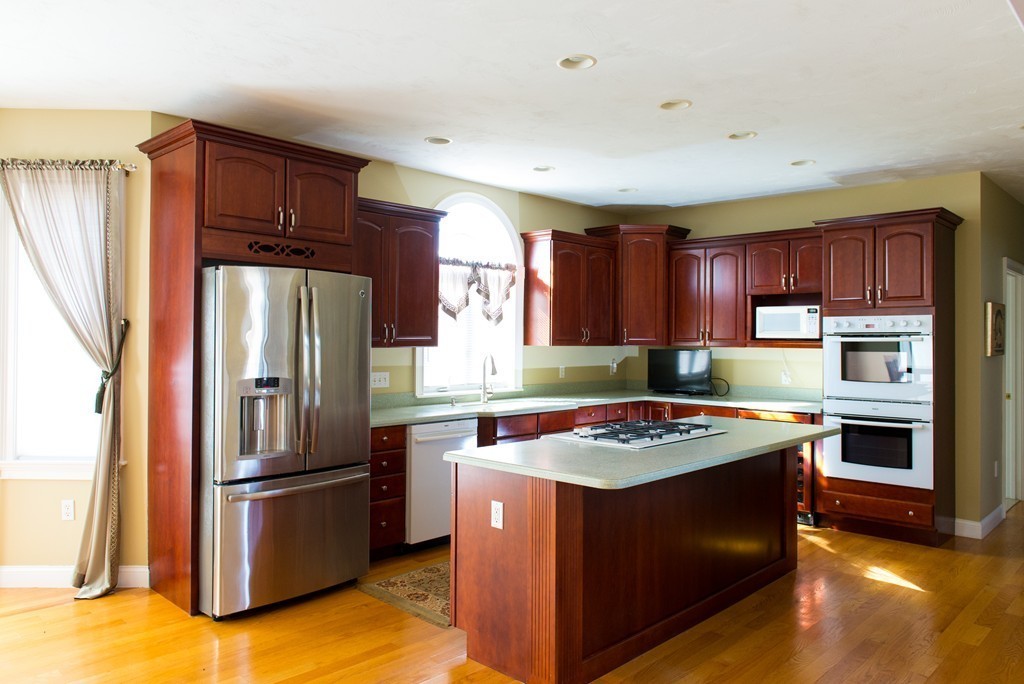 46 Douglas Road Sutton, MA 01590 - Photo 7 of 30