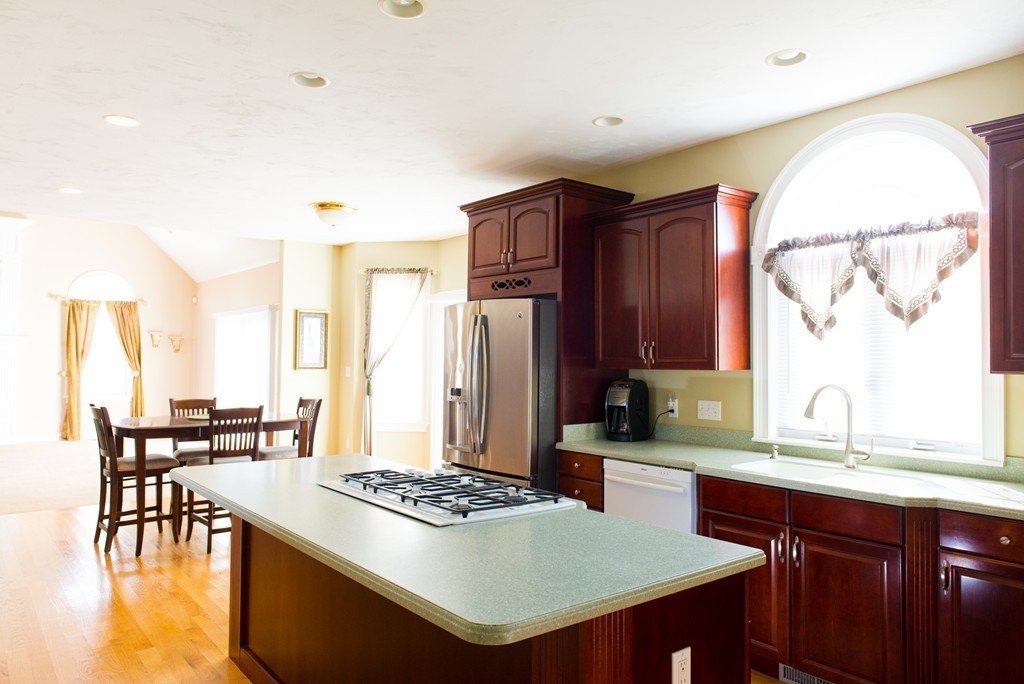 46 Douglas Road Sutton, MA 01590 - Photo 8 of 30