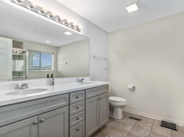 $419,900 | 1802 Oxford Way, Joliet, IL 60431