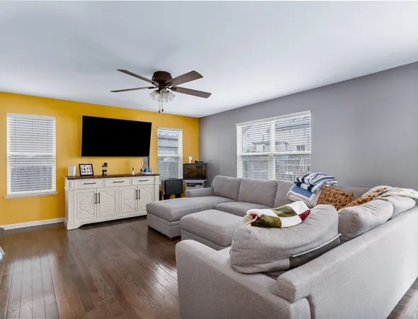 $419,900 | 1802 Oxford Way, Joliet, IL 60431