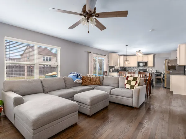 $419,900 | 1802 Oxford Way, Joliet, IL 60431