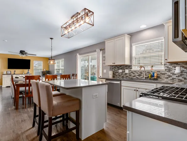 $419,900 | 1802 Oxford Way, Joliet, IL 60431