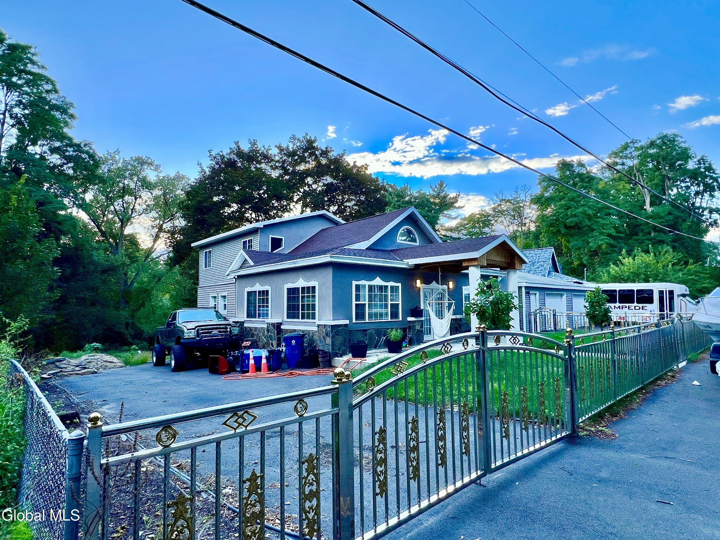 354 Olean Street Schenectady, NY 12306 - Photo 3 of 18 IMG_7526