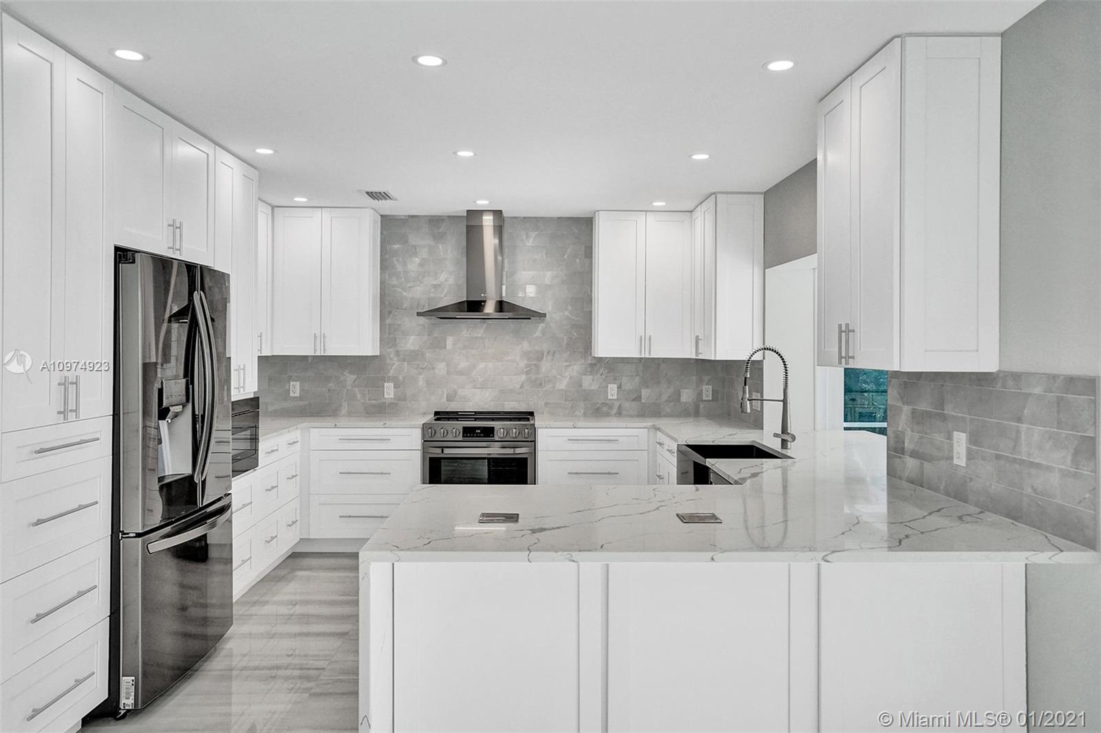 708 Apple Tree Lane Boca Raton, FL 33486 - Photo 8 of 48