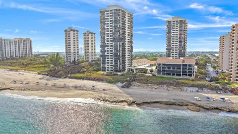 $795,000 | 3970 North Ocean Drive, Unit 6, Singer Island, FL 33404