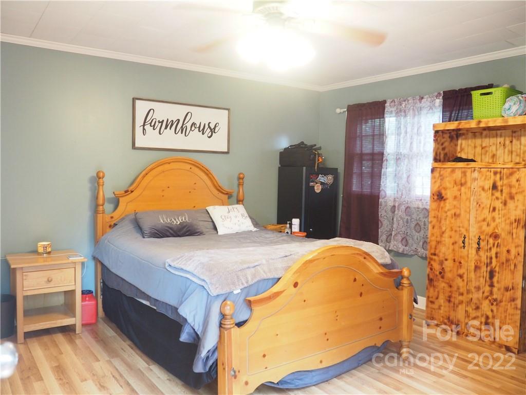 439 North Main Street Rutherfordton, NC 28139 - Photo 20 of 33 a bed room with a bed