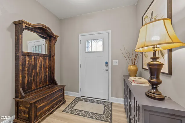 a view of an entryway with workspace