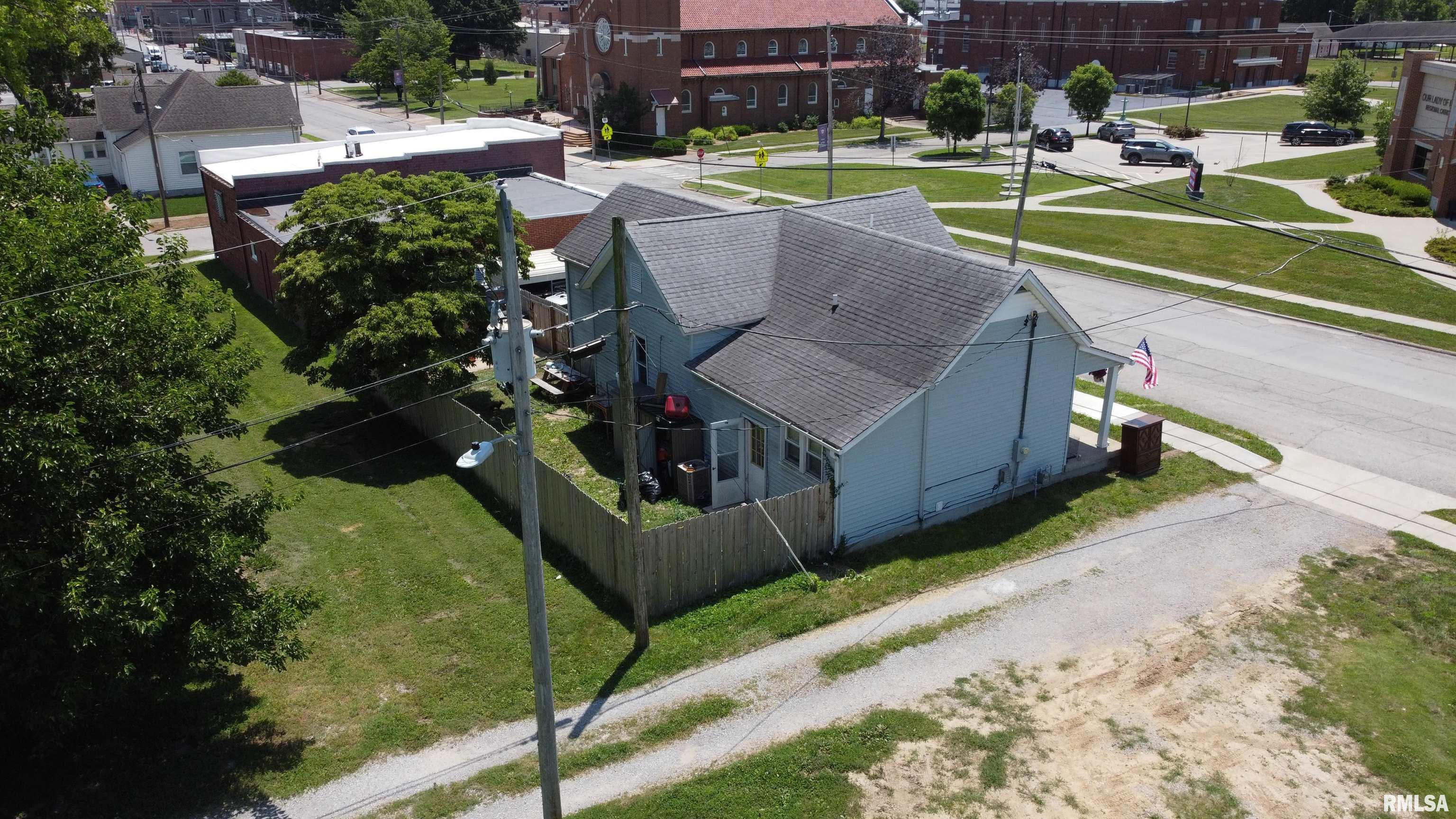 409 West Monroe Street Herrin, IL 62948 - Photo 6 of 24