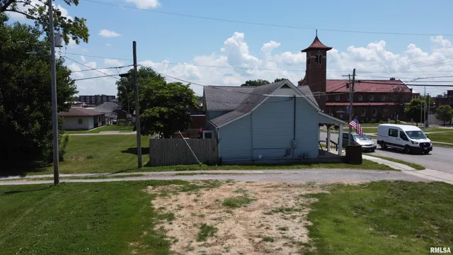 $82,500 | 409 West Monroe Street, Herrin, IL 62948