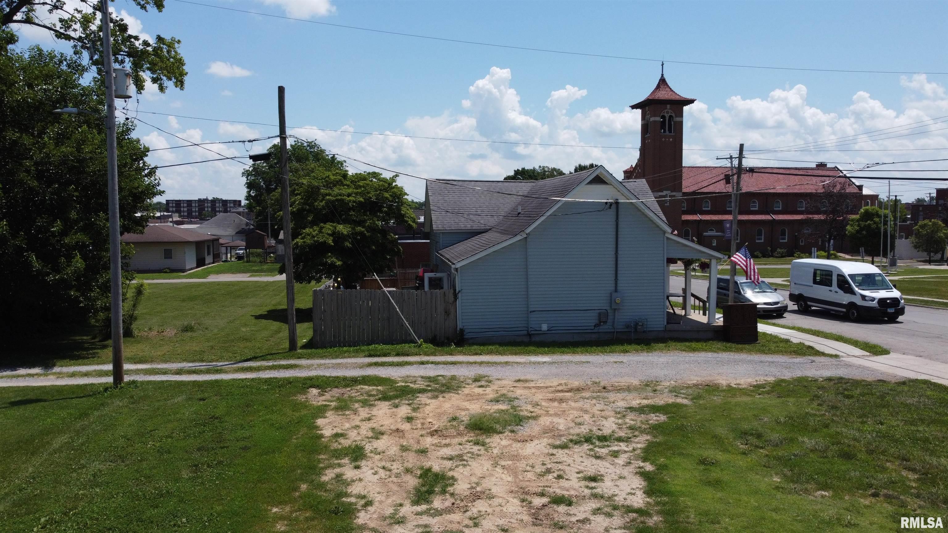 409 West Monroe Street Herrin, IL 62948 - Photo 7 of 24