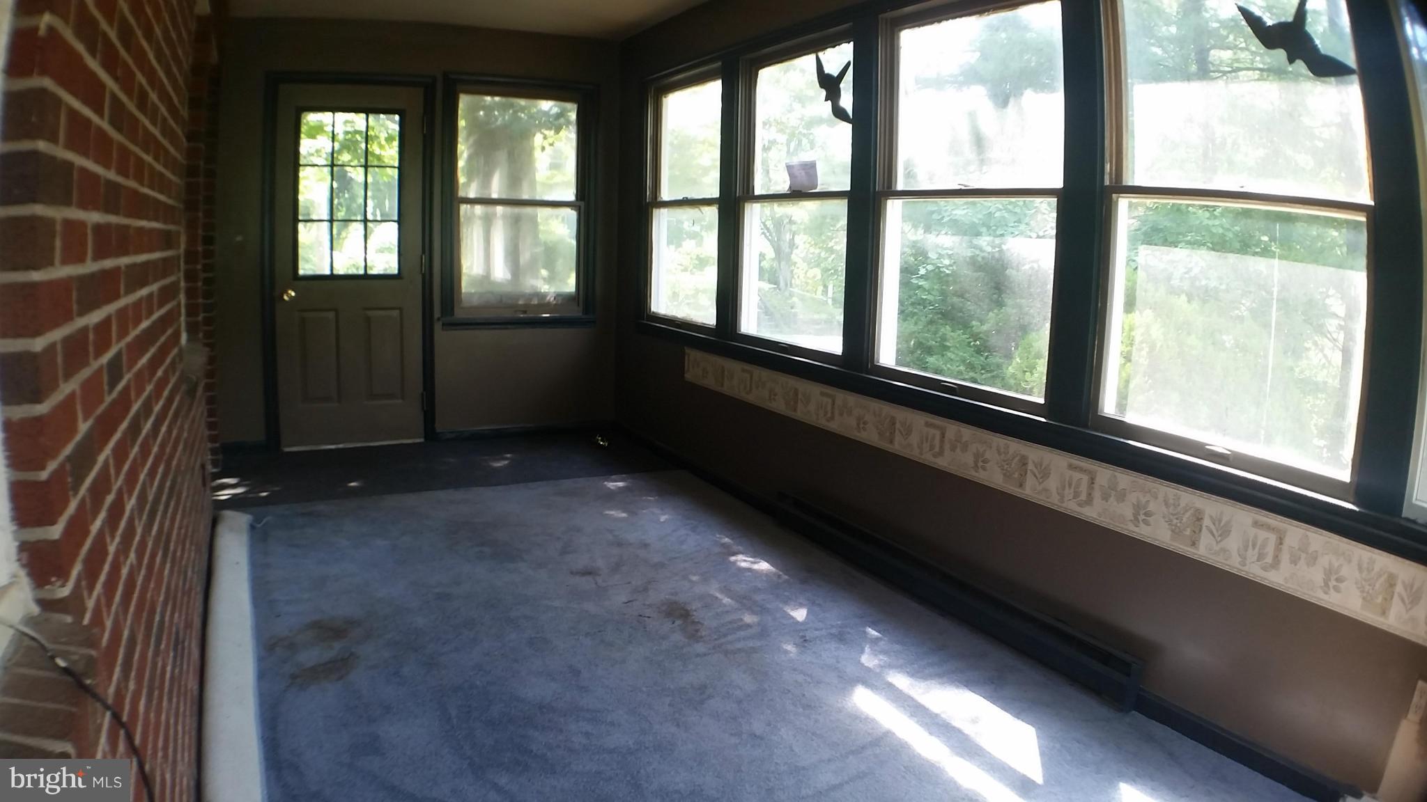139 Johnsons Mill Road Berkeley Springs, WV 25411 - Photo 11 of 21 Interior (General)