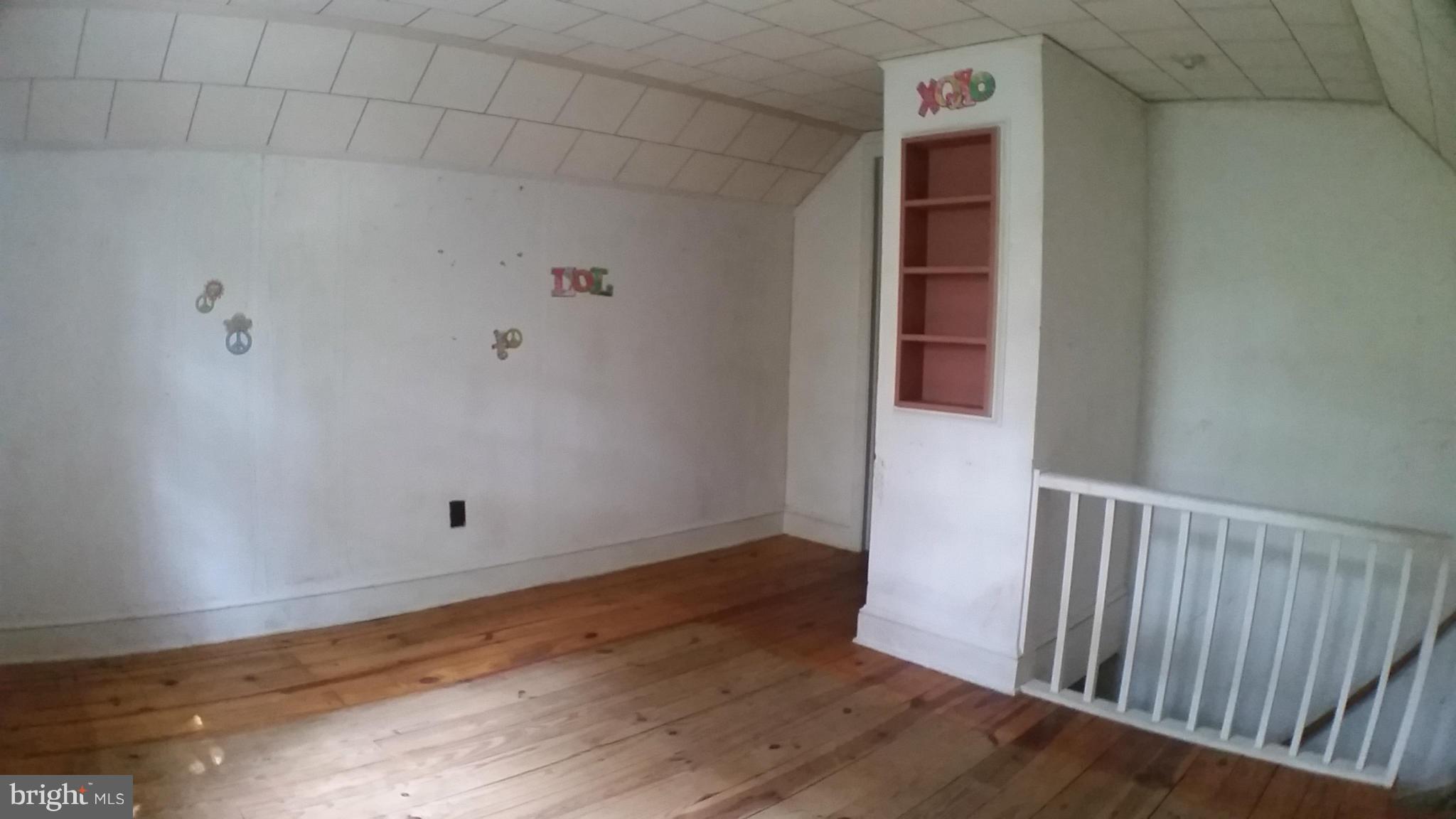 139 Johnsons Mill Road Berkeley Springs, WV 25411 - Photo 19 of 21 Interior (General)