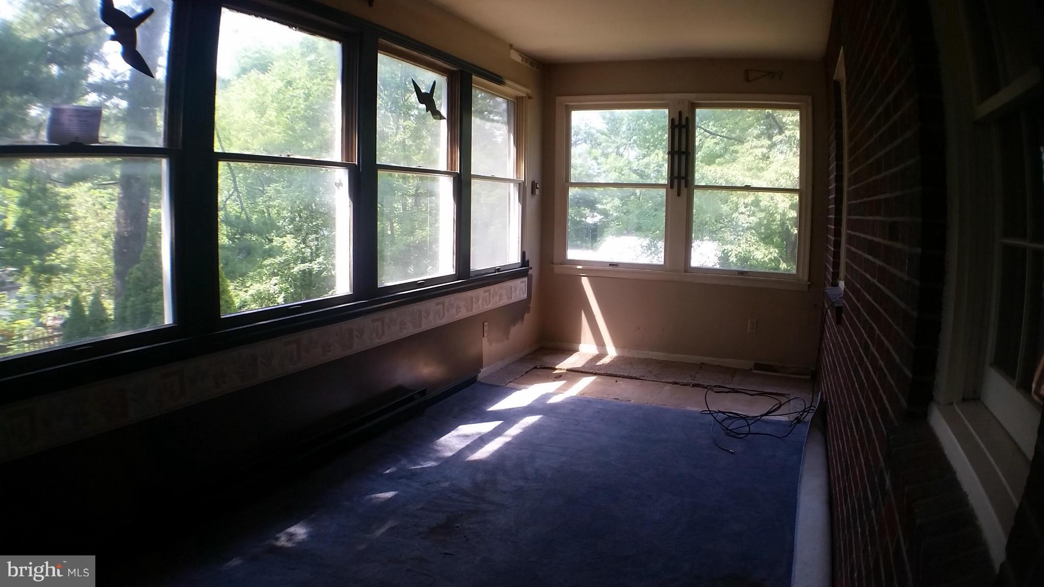 139 Johnsons Mill Road Berkeley Springs, WV 25411 - Photo 10 of 21 Interior (General)