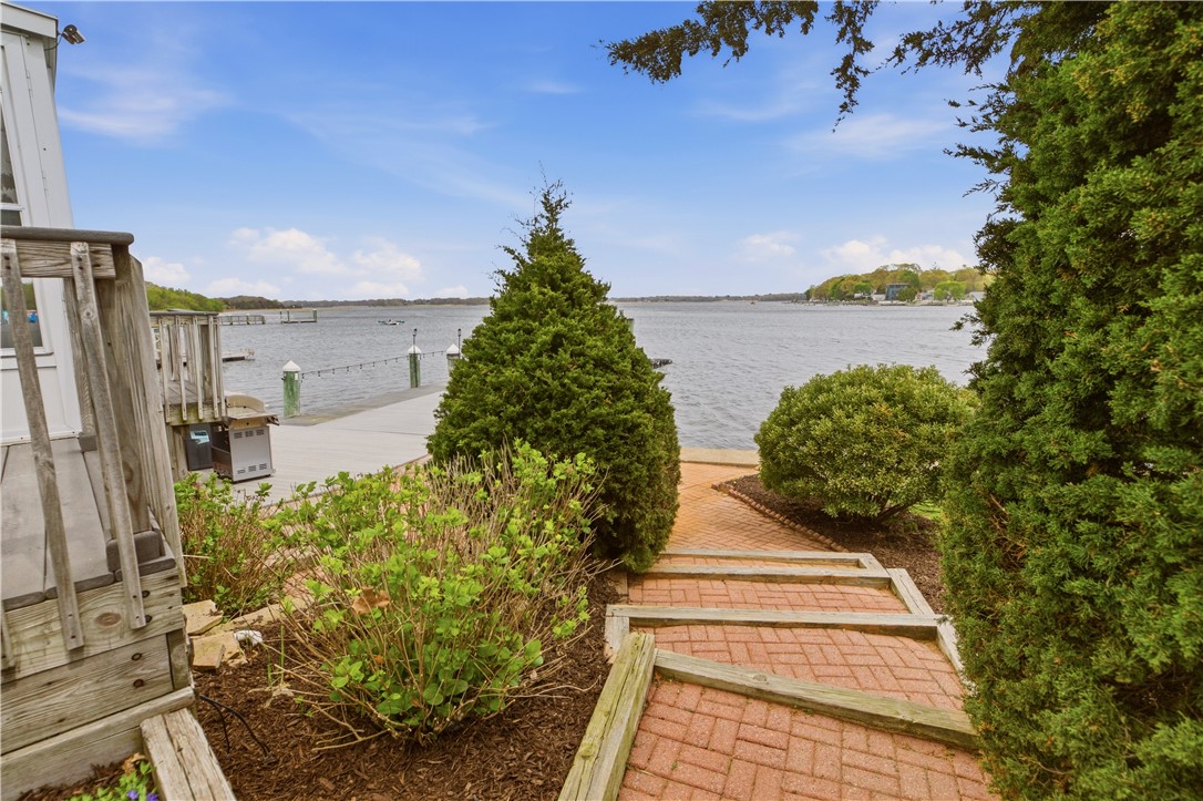 507 County Road Barrington, RI 02806 - Photo 6 of 45
