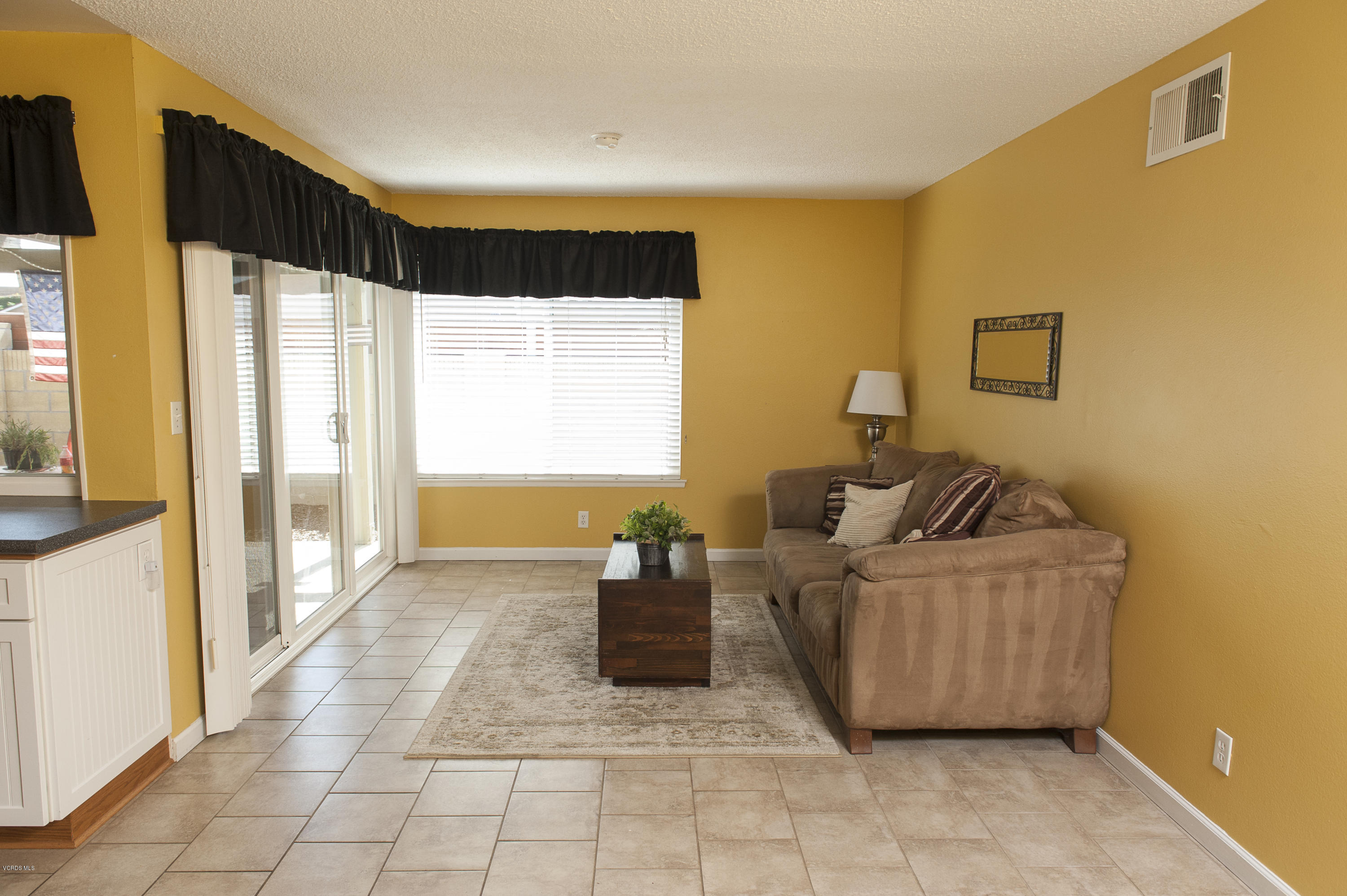 2640 Ericson Place Simi Valley, CA 93065 - Photo 11 of 32 20171004_2640_Ericson_025