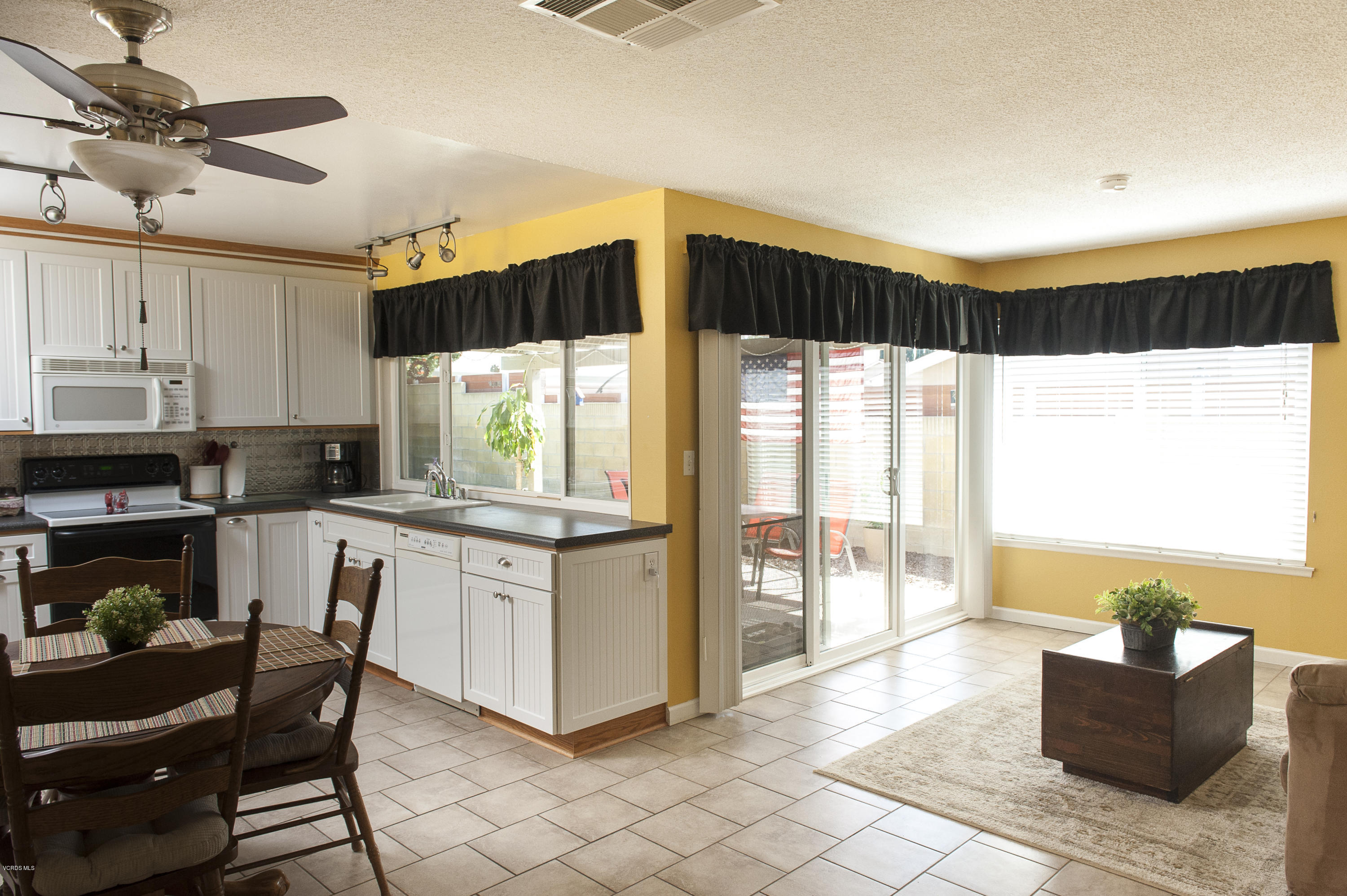 2640 Ericson Place Simi Valley, CA 93065 - Photo 13 of 32 20171004_2640_Ericson_030