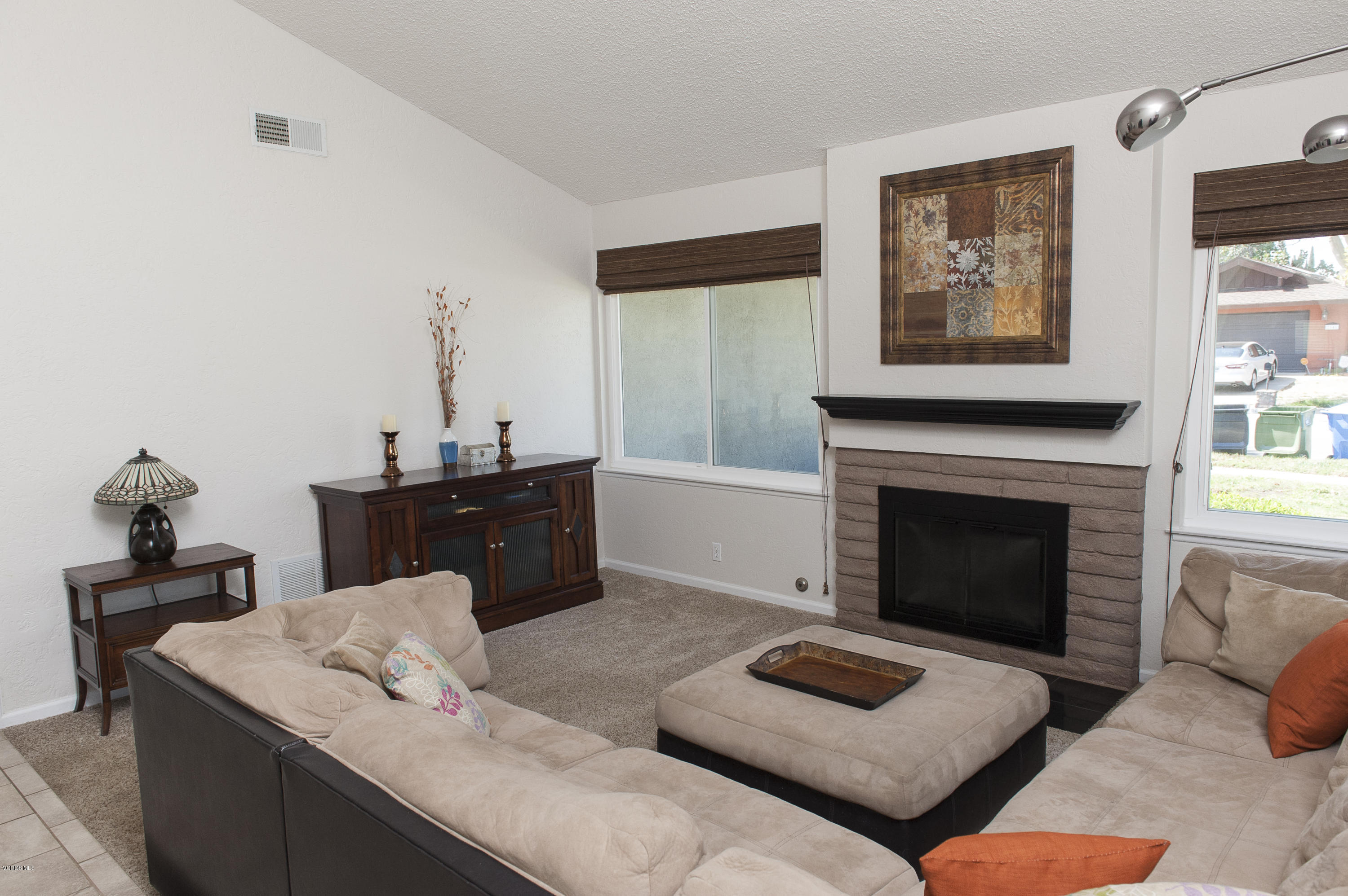 2640 Ericson Place Simi Valley, CA 93065 - Photo 5 of 32 20171004_2640_Ericson_023