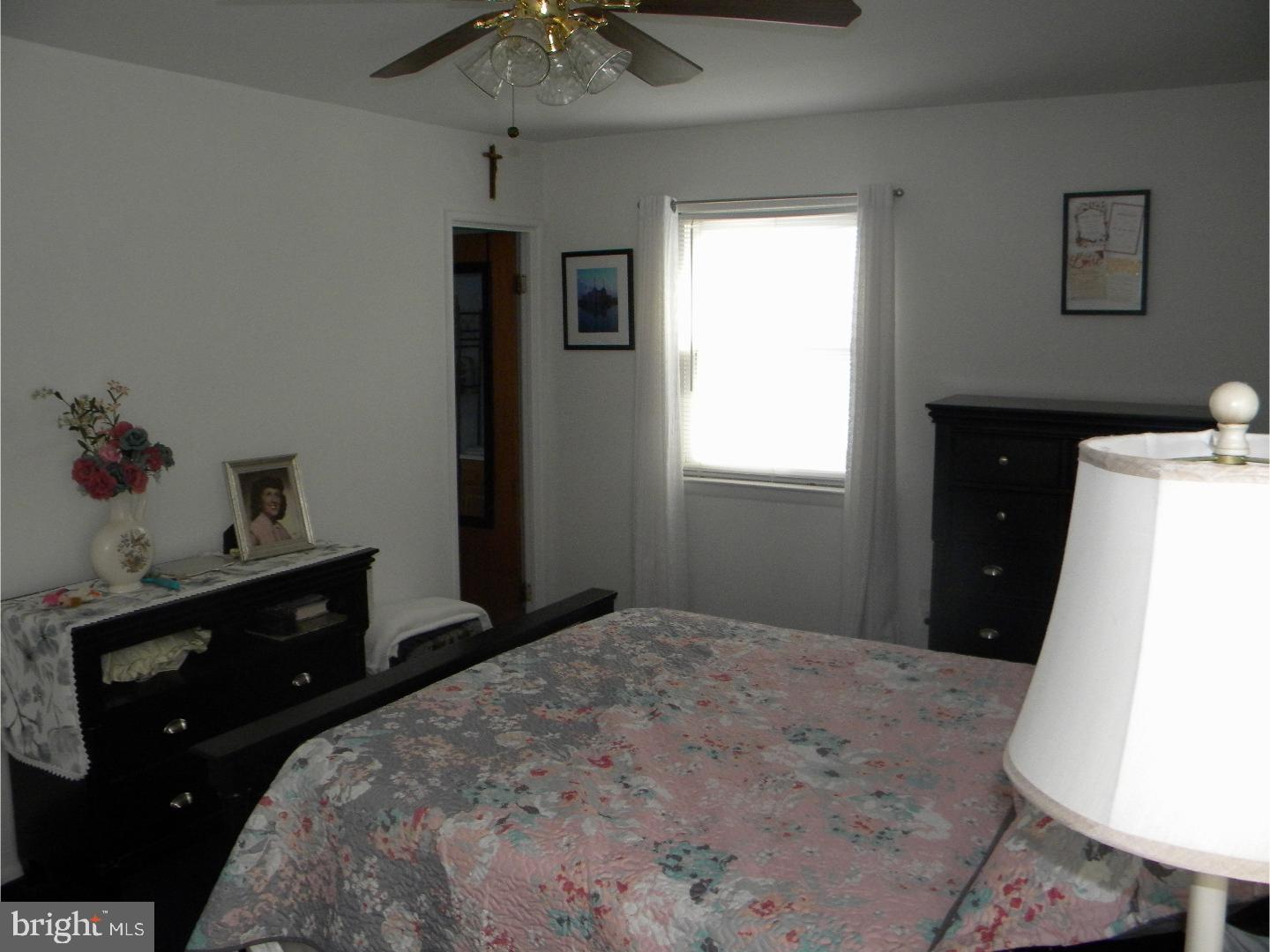 10908 Knights Road Philadelphia, PA 19154 - Photo 11 of 24