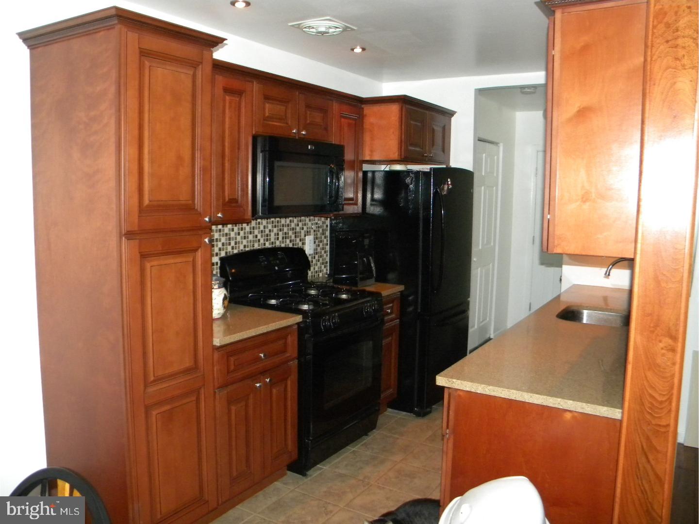 10908 Knights Road Philadelphia, PA 19154 - Photo 8 of 24