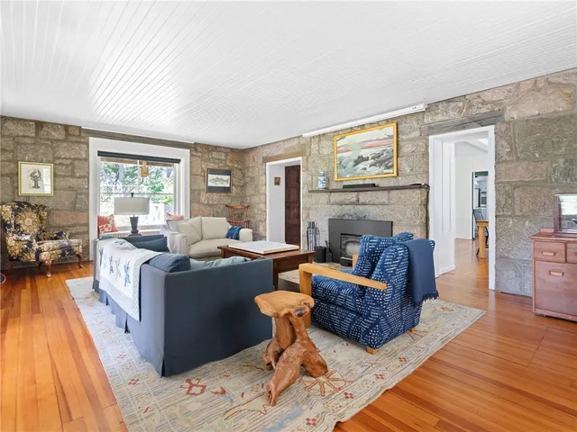 $1,895,000 | 2139 Comd Oliver Hazard Perry Highway, South Kingstown, RI 02879