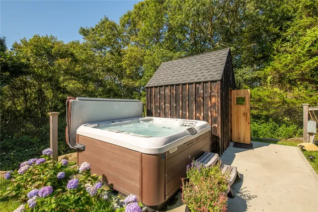 $1,895,000 | 2139 Comd Oliver Hazard Perry Highway, South Kingstown, RI 02879