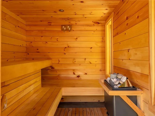 $1,895,000 | 2139 Comd Oliver Hazard Perry Highway, South Kingstown, RI 02879