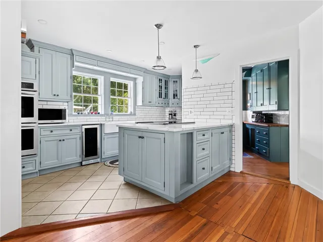 $1,895,000 | 2139 Comd Oliver Hazard Perry Highway, South Kingstown, RI 02879