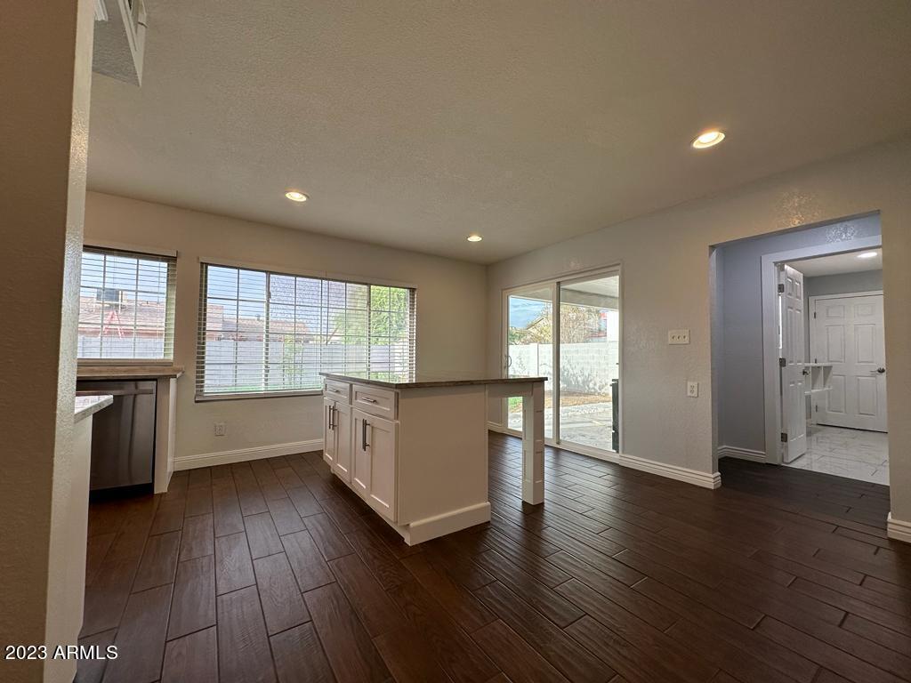 4254 East Vineyard Road Phoenix, AZ 85042 - Photo 33 of 63 IMG-20230820-WA0091