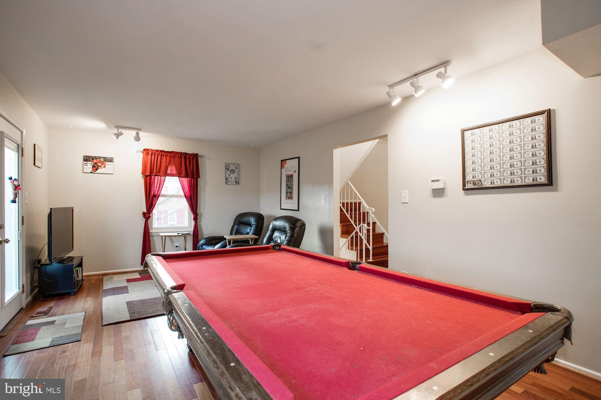 5572 Kendrick Lane Burke, VA 22015 - Photo 11 of 57 Living Room