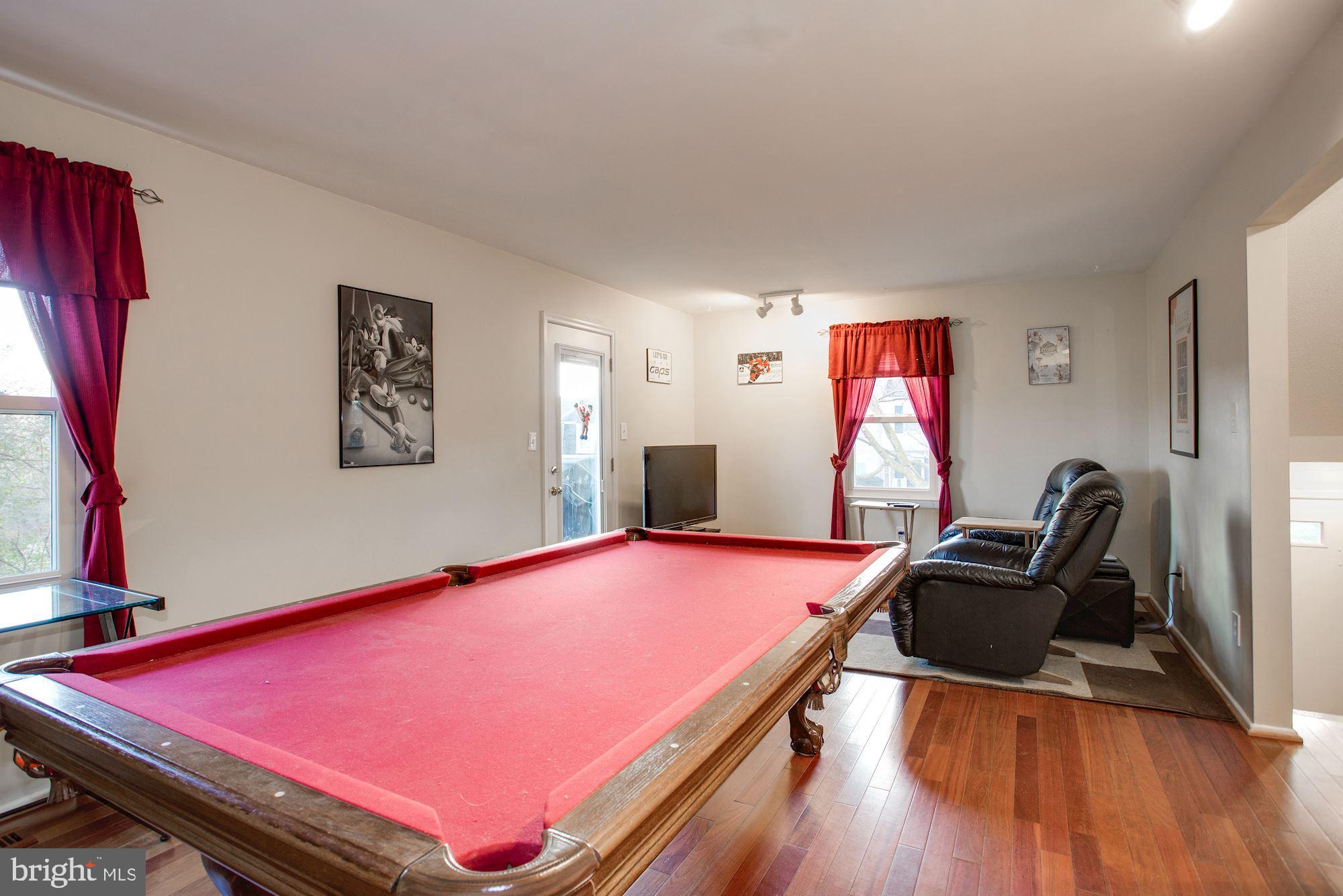 5572 Kendrick Lane Burke, VA 22015 - Photo 13 of 57 Living Room