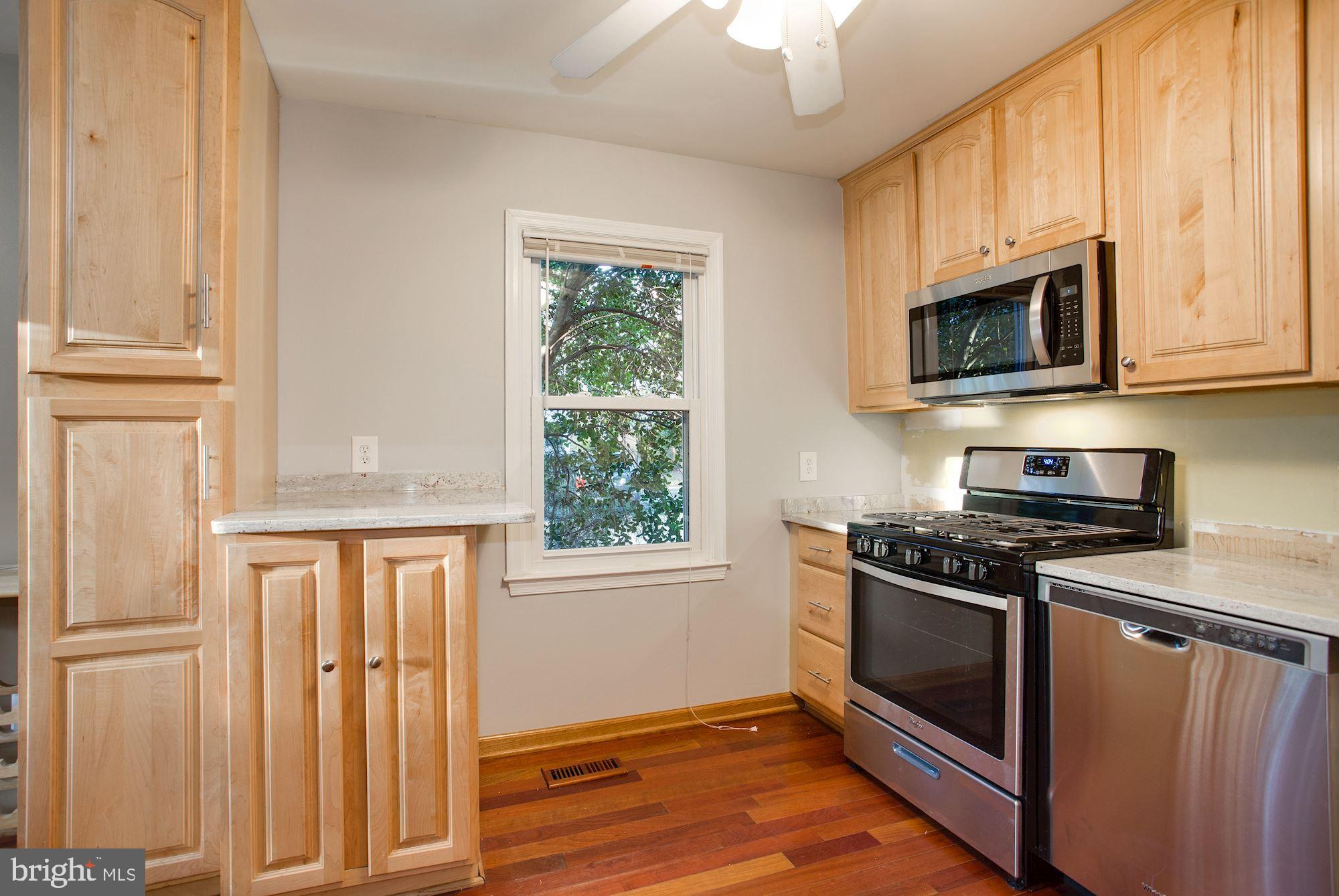 5572 Kendrick Lane Burke, VA 22015 - Photo 18 of 57 Upgraded Kitchen