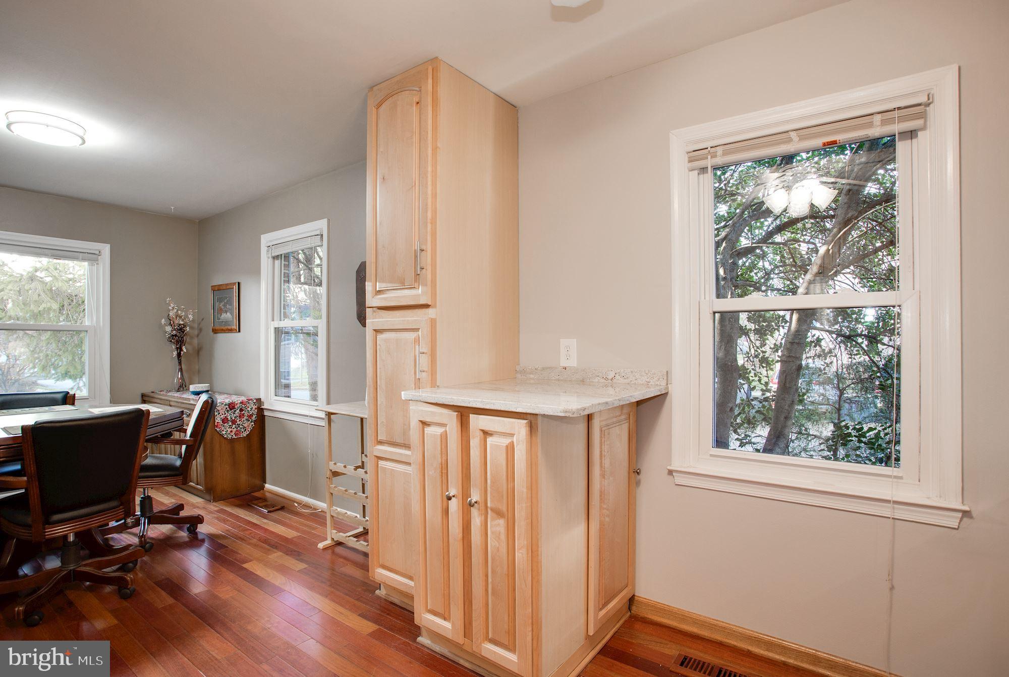 5572 Kendrick Lane Burke, VA 22015 - Photo 19 of 57 Pantry & Bar Area