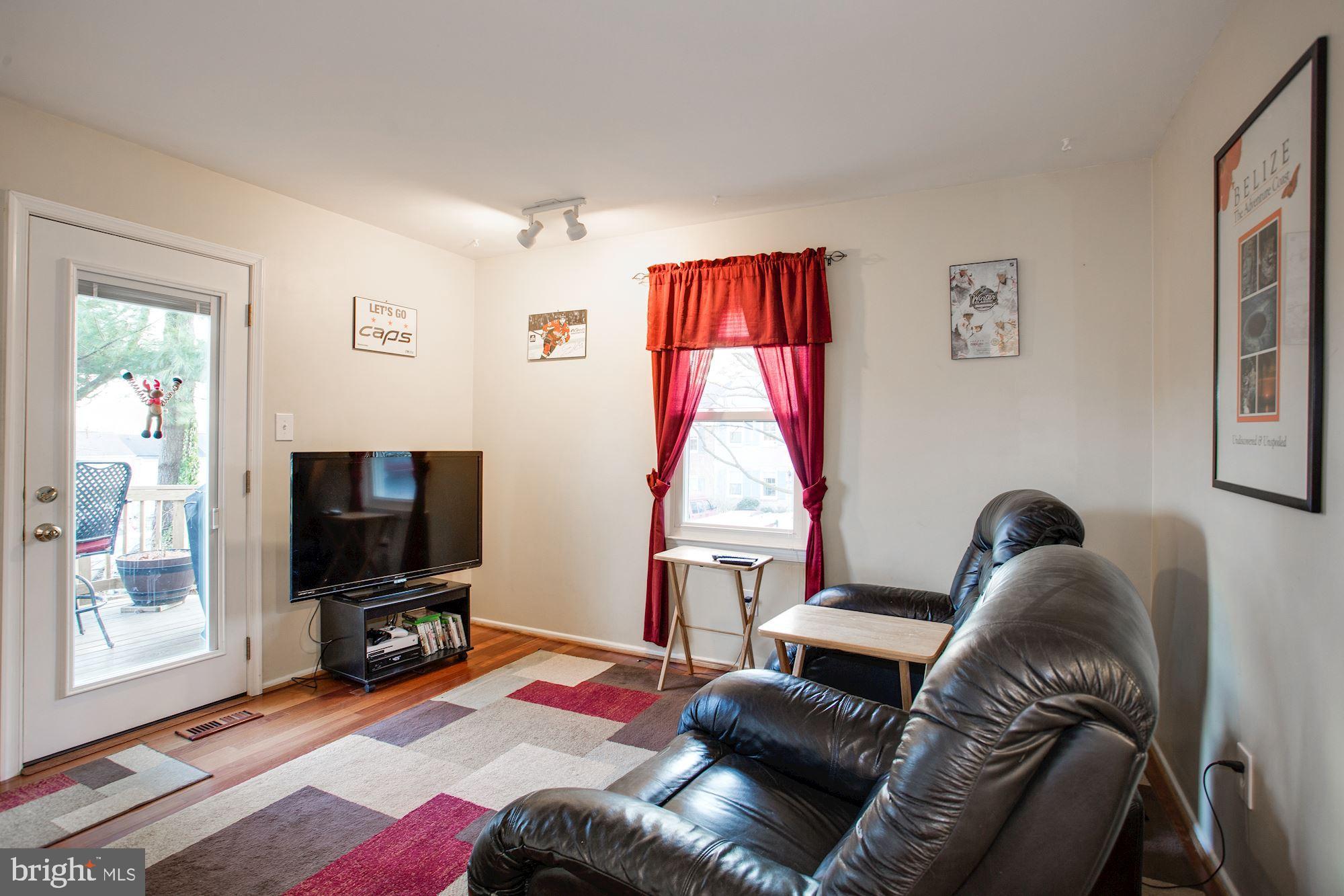 5572 Kendrick Lane Burke, VA 22015 - Photo 8 of 57 Living Room w/access to deck