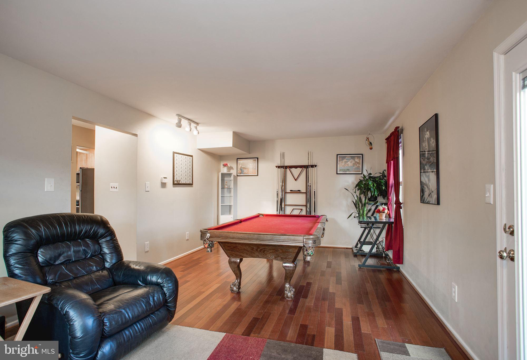 5572 Kendrick Lane Burke, VA 22015 - Photo 10 of 57 Living Room