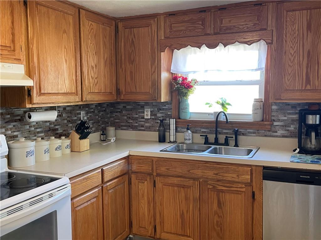 15 Kinsman Road Greenville, PA 16125 - Photo 7 of 34