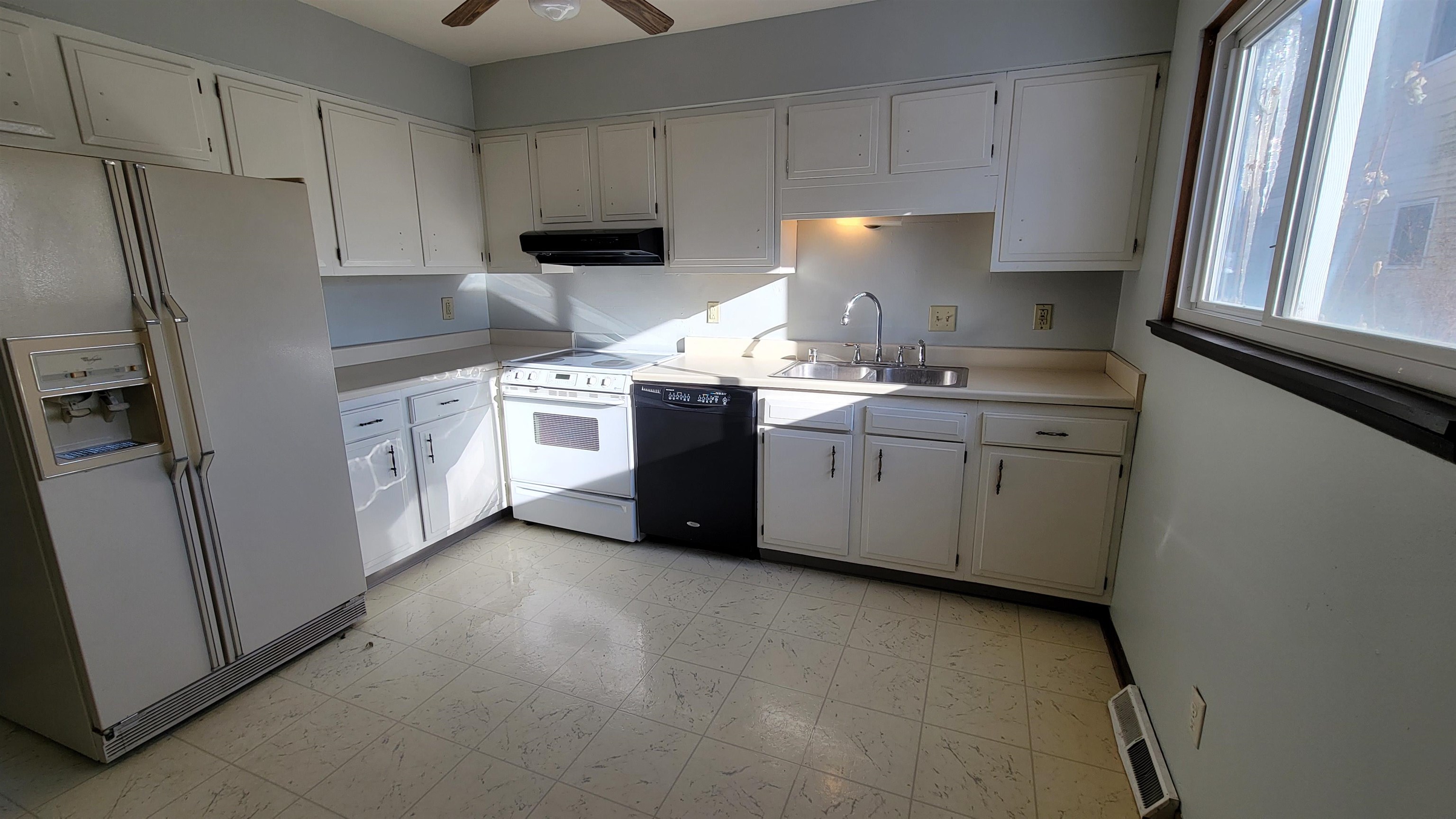 4015 Claire Street Madison, WI 53716 - Photo 5 of 23