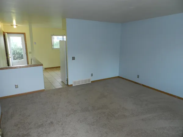 $1,445 | 4015 Claire Street, Madison, WI 53716