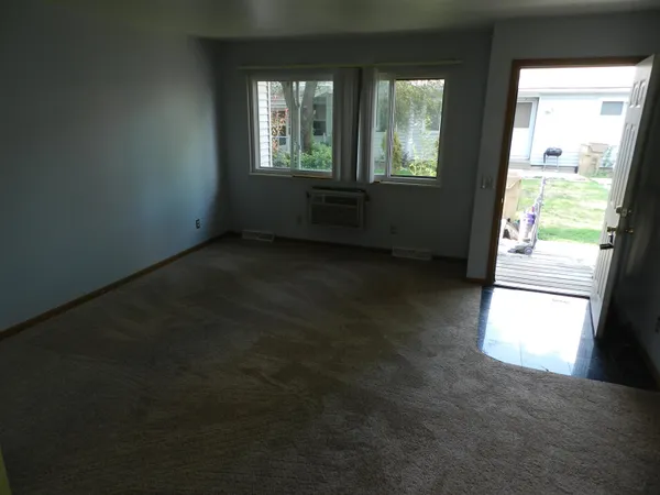 $1,445 | 4015 Claire Street, Madison, WI 53716
