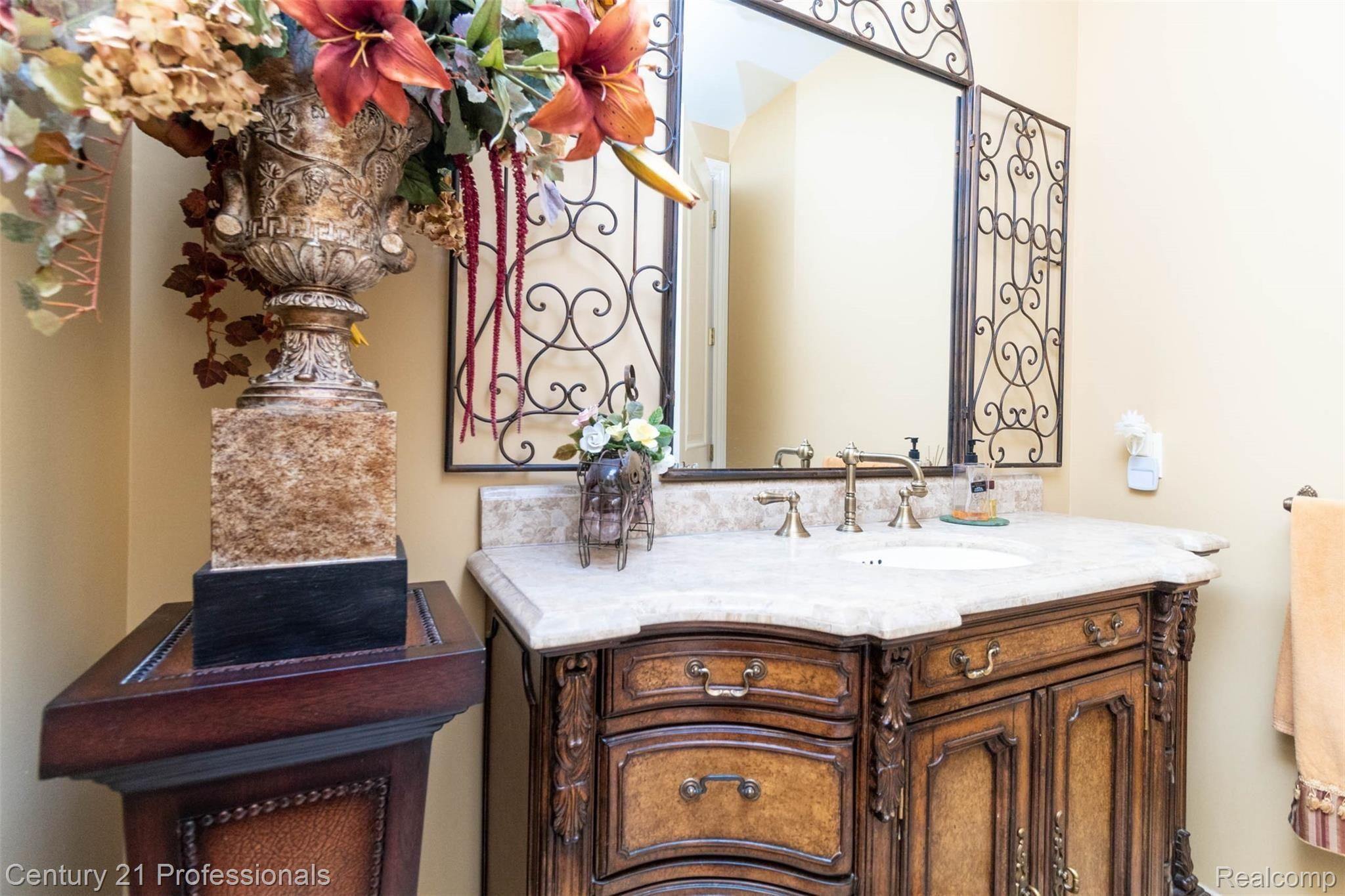 524 Trinway Road Troy, MI 48085 - Photo 59 of 75 Powder Room