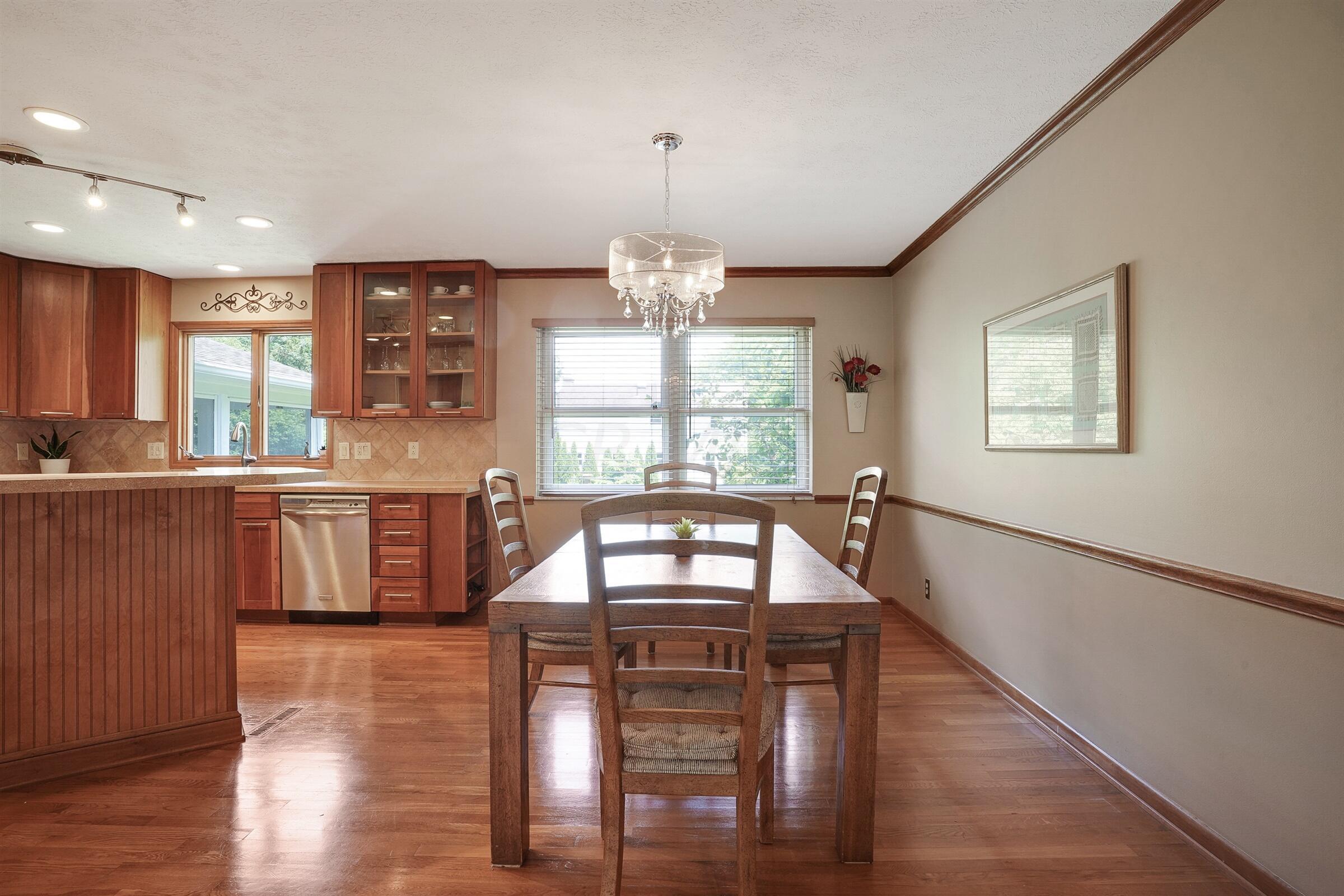 2026 Fishinger Road Columbus, OH 43221 - Photo 9 of 35