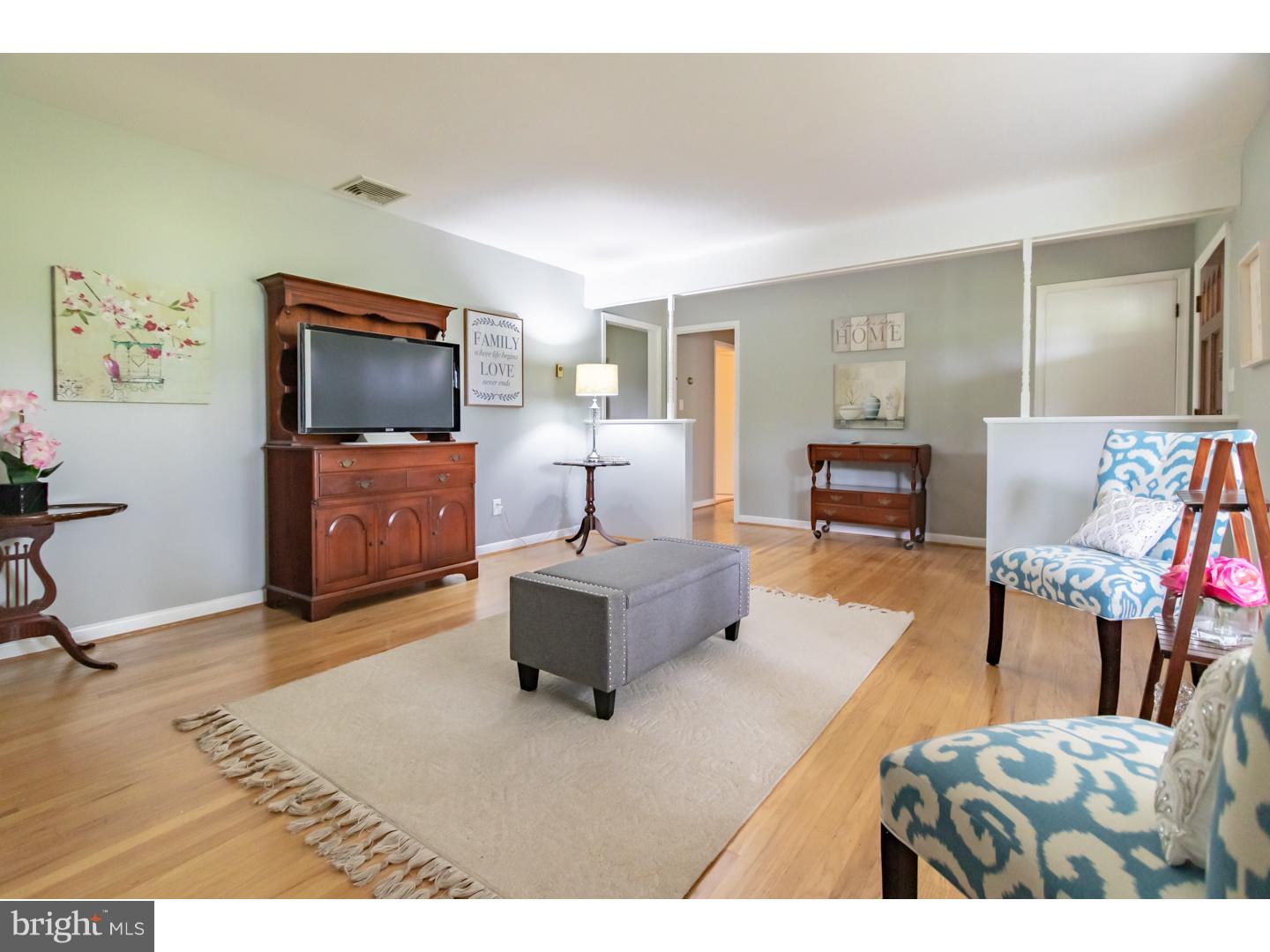 127 Knapp Road Lansdale, PA 19446 - Photo 3 of 25 Gallery Image 3