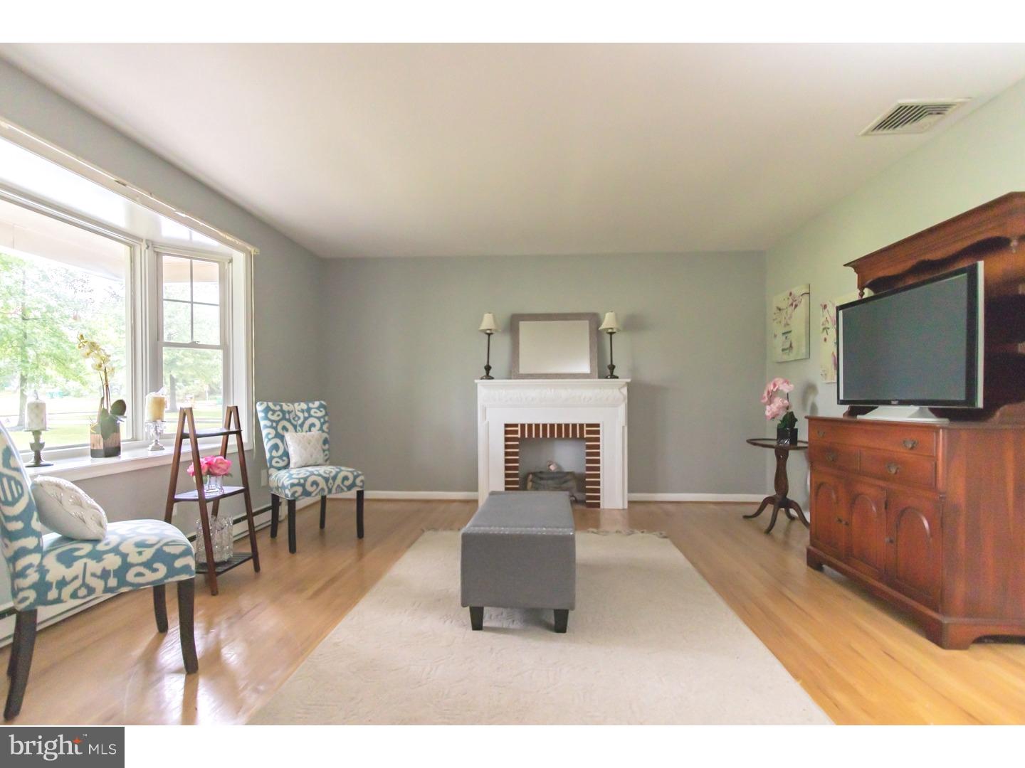 127 Knapp Road Lansdale, PA 19446 - Photo 4 of 25 Gallery Image 4