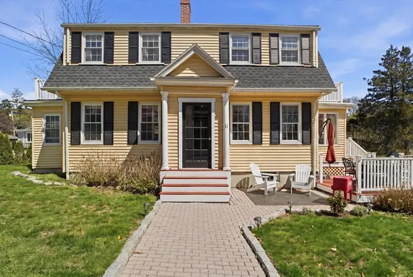 $900,000 | 11 North Avenue, Melrose, MA 02176