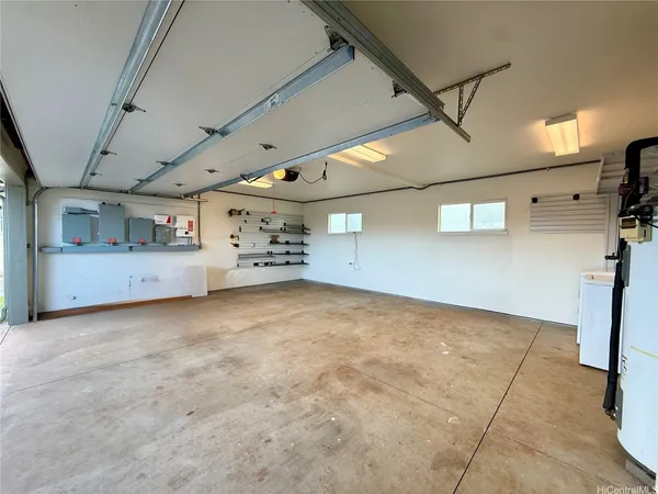 a view of a livingroom with furniture