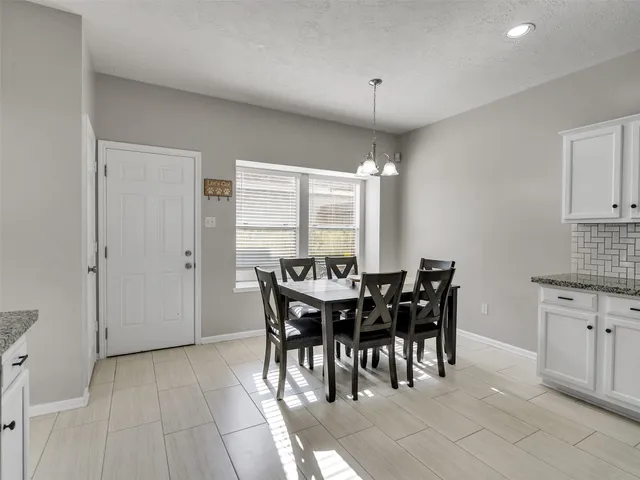 $250,000 | 1271 El Camino Village Drive, Webster, TX 77058