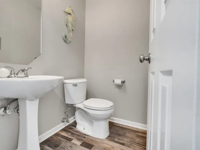 $250,000 | 1271 El Camino Village Drive, Webster, TX 77058