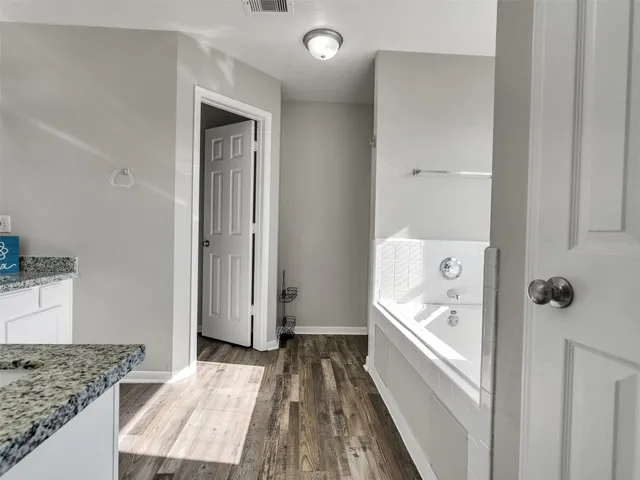 $250,000 | 1271 El Camino Village Drive, Webster, TX 77058