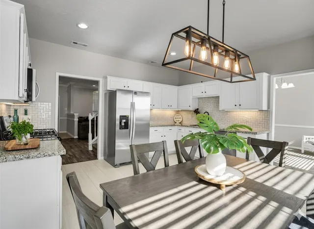 $250,000 | 1271 El Camino Village Drive, Webster, TX 77058